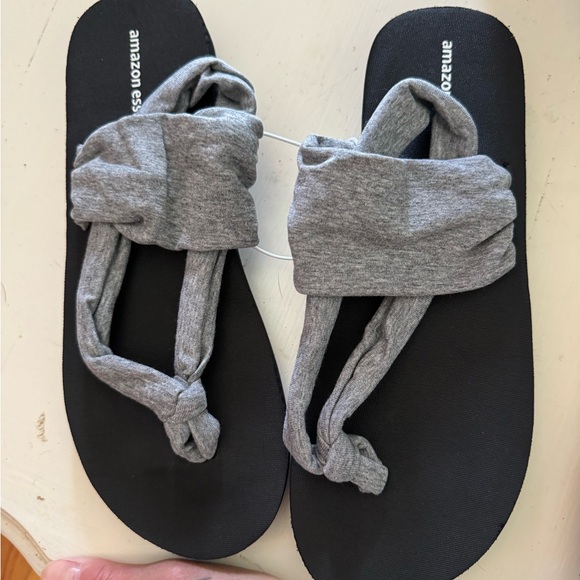 NWT Amazon sandals size 9 - Picture 2 of 3